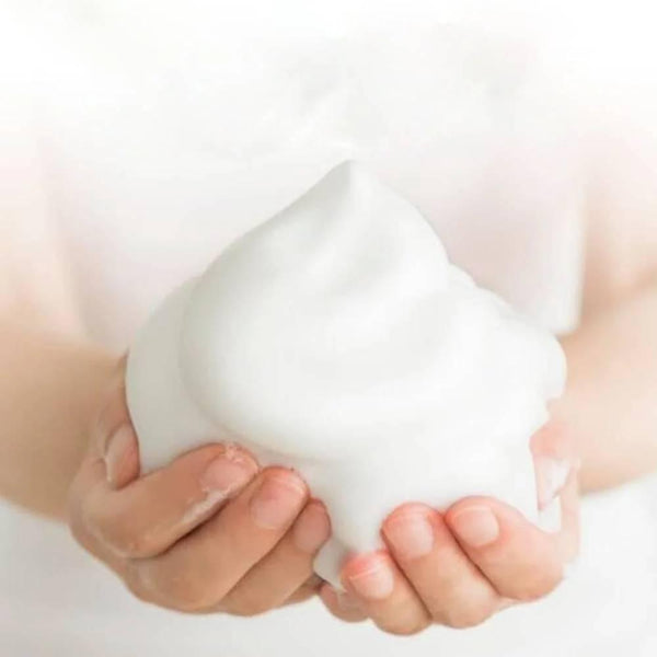 Dove Premium Moisture Care Foaming Body Wash 470g