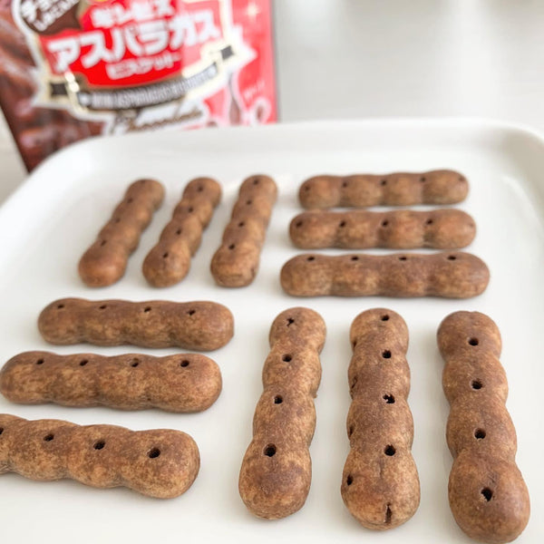 Ginbis Asparagus Chocolate Soaked Mini Asparagus Shaped Biscuits 40g