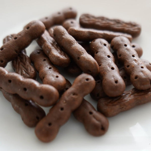 Ginbis Asparagus Chocolate Soaked Mini Asparagus Shaped Biscuits 40g