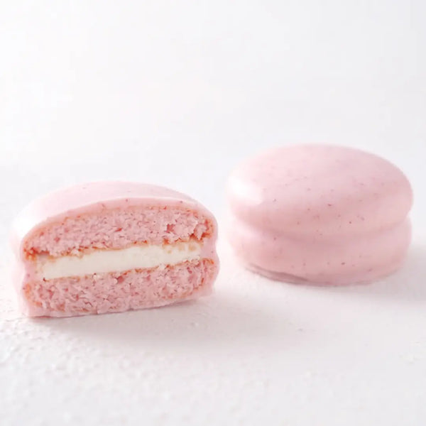 Hachimantai Juhyo Strawberry Chocolate Individual Marshmallow Cake