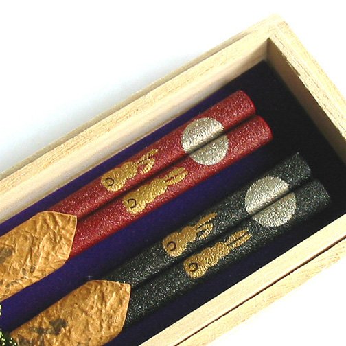 Isuke Dry Lacquer Chopsticks In Wooden Box Rabbit Design (Set of 2 Pairs)