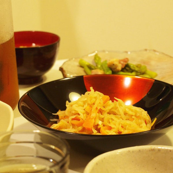 Isuke Sandalwood Lacquer Bowl Sun & Moon Medium Size
