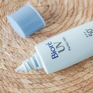Kao Biore UV Sarasara Perfect Milk Sunscreen SPF50+ PA++++ 40ml
