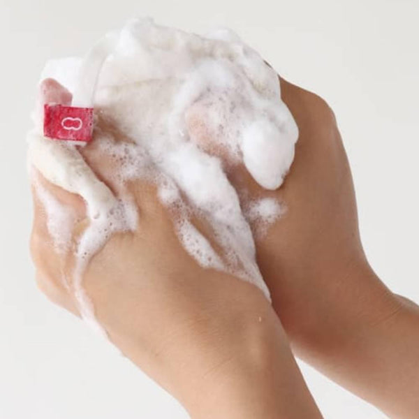 Kinuya 100% Silk Face Cleansing Mitten Gentle Exfoliating Glove