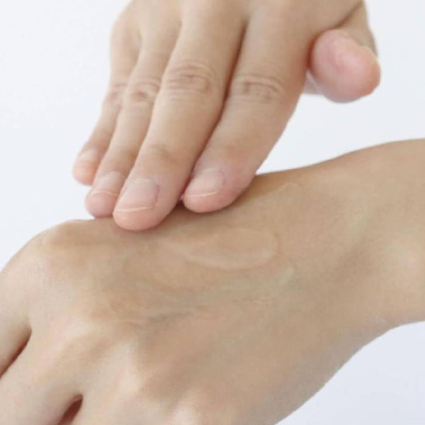 Kinuya Silk Hand Cream With Essential Oil Rose & Sandalwood 50g