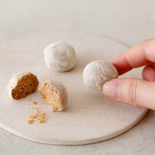 Tatatado Gluten Free Wasanbon Sugar Cookie Balls 6 Pieces