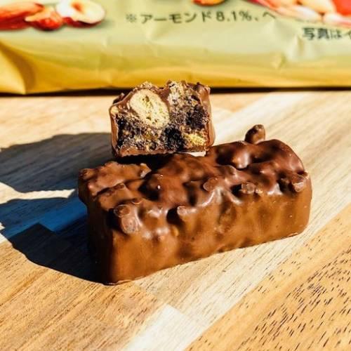 Yuraku Black Thunder Halloween Chocolate Mini Bar 175g