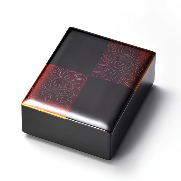 Isuke-Sandalwood-Lacquer-Box-Peony-Checkerboard-Pattern-1-2023-11-07T07:10:27.218Z.jpg