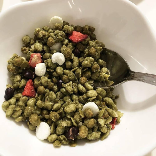 Nissin Gorogura Uji Matcha Granola With Strawberry & Mochi 280g