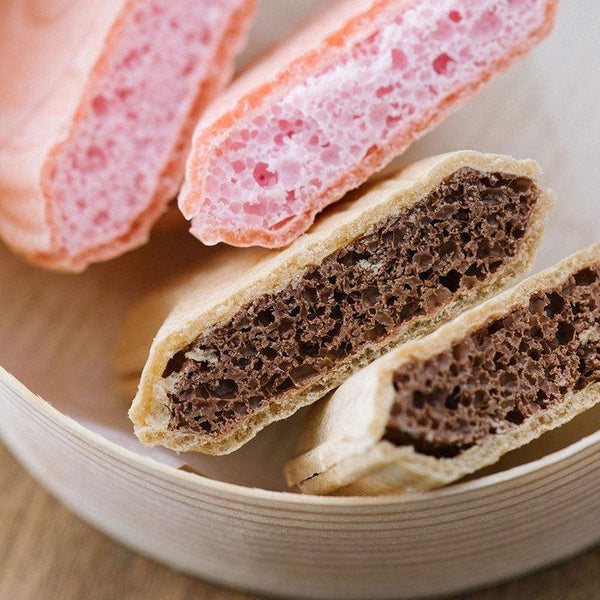 Meito Pukupuku Tai Taiyaki Strawberry Chocolate Filled Fish Shaped Monaka Wafer (Pack of 10)