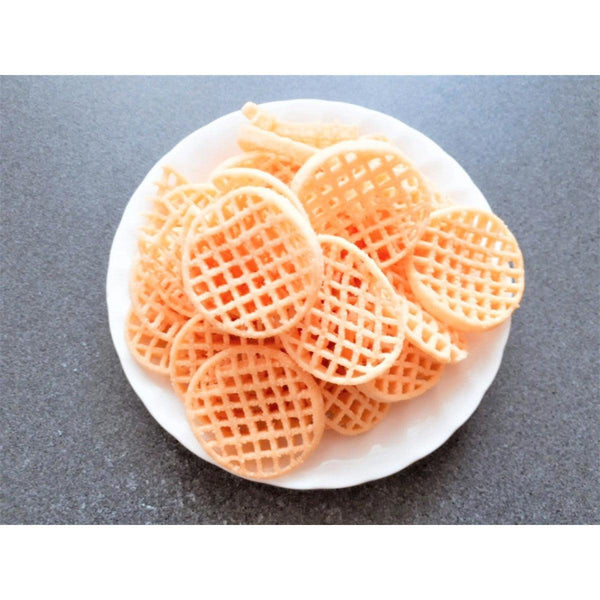 Tohato Amijaga Waffle Shaped Potato Chips Salty Beef Flavor 94g