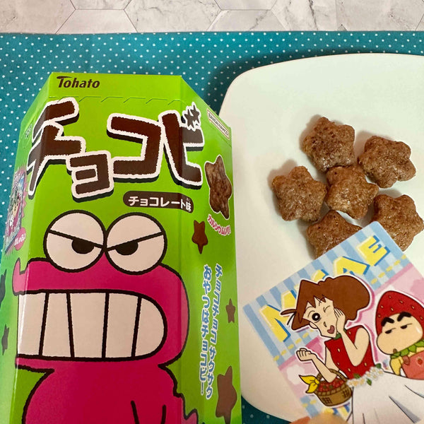 Tohato Chocobi Star Shaped Chocolate Corn Puff Snack + Shin-Chan Sticker 25g