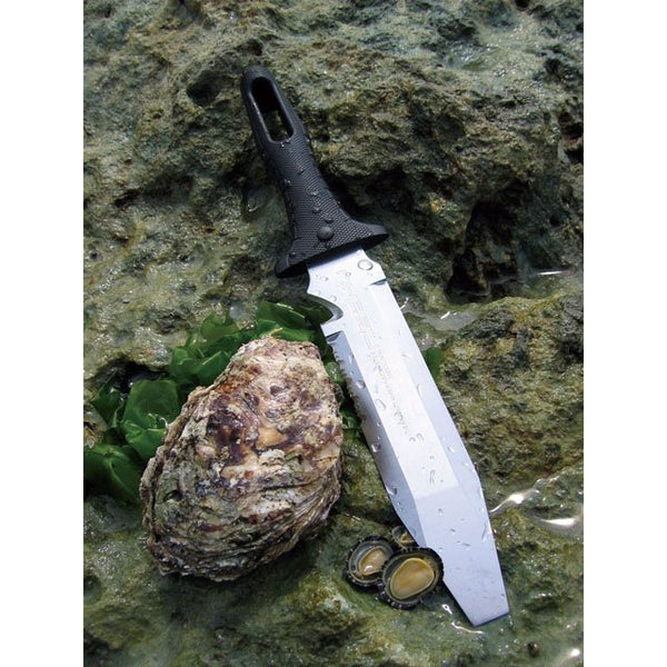 Tomita Nisaku Hardened Steel Fishing & Shellfish Knife 110mm