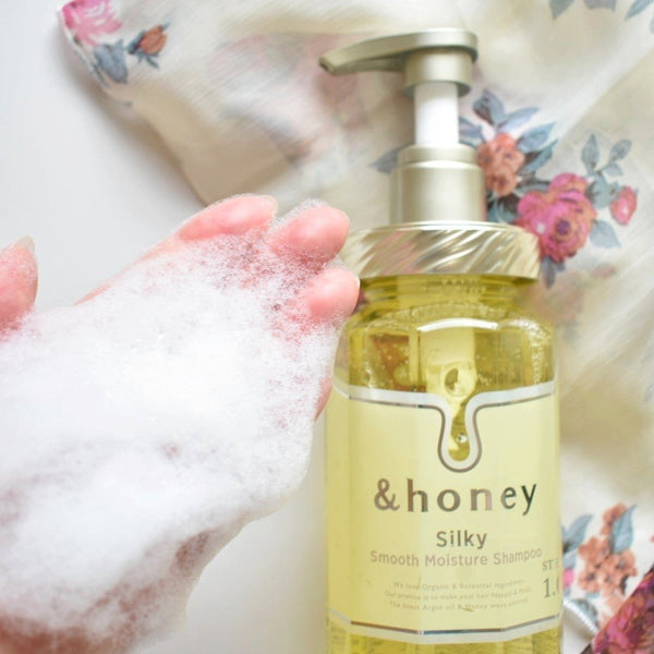 andhoney-Silky-Smooth-Moisture-Shampoo-1-0--Japanese-Honey-Shampoo--440ml-4-2024-06-14T02:08:59.473Z.jpg